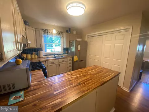 Kitchen - 5689 Spinnaker Dr, Salisbury, MD 21801 photo 1 of 4