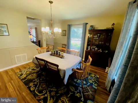 Dining - 5689 Spinnaker Dr, Salisbury, MD 21801 photo 4 of 4