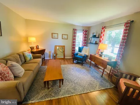 Living - 5689 Spinnaker Dr, Salisbury, MD 21801 photo 2 of 3