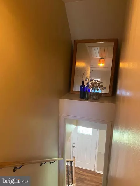 Entry Way - 5689 Spinnaker Dr, Salisbury, MD 21801 photo 5 of 8