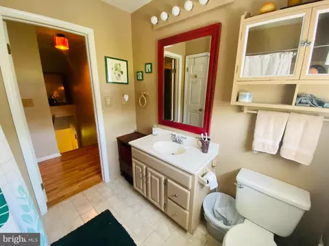 Bath - 5689 Spinnaker Dr, Salisbury, MD 21801 photo 3 of 4