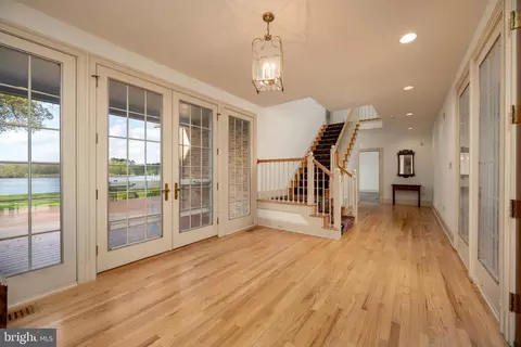 Entry Way - 5285 James Landing Rd, Salisbury, MD 21801 photo 2 of 4