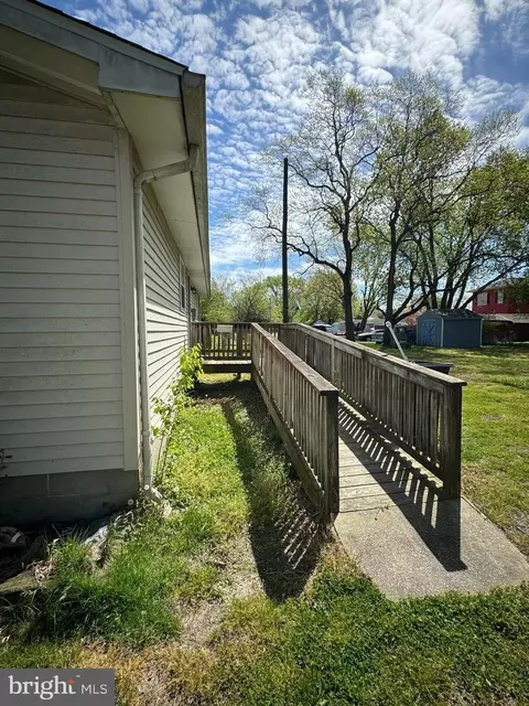 6 W Chestnut St, Delmar, MD 21875 photo 3