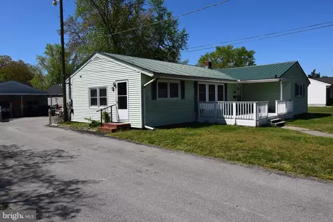 Exterior - 202 Poplar St, Delmar, MD 21875 photo 4 of 9