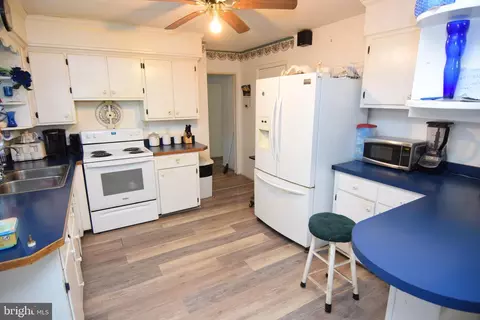 Kitchen - 202 Poplar St, Delmar, MD 21875 photo 1 of 3