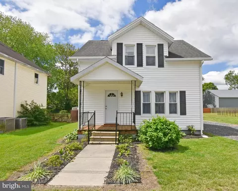 102 Bradley St, Hebron, MD 21830