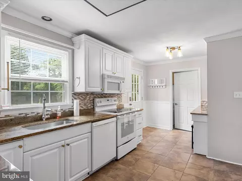Kitchen - 27197 Pinebrook Ter, Hebron, MD 21830 photo 2 of 3