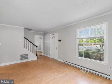 Living - 27197 Pinebrook Ter, Hebron, MD 21830 photo 3 of 5