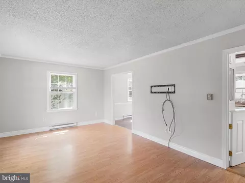 Living - 27197 Pinebrook Ter, Hebron, MD 21830 photo 4 of 5