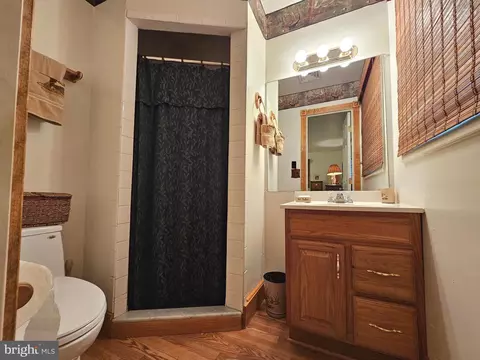 Bath - 501 Beaglin Park Dr, Salisbury, MD 21804 photo 6 of 6