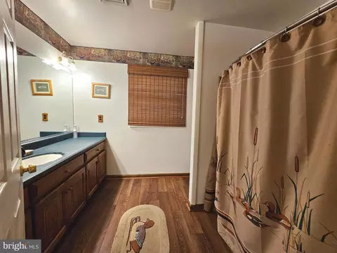 Bath - 501 Beaglin Park Dr, Salisbury, MD 21804 photo 1 of 6