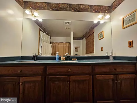 Bath - 501 Beaglin Park Dr, Salisbury, MD 21804 photo 3 of 6