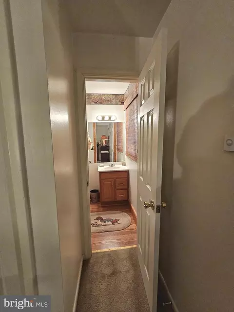 Entry Way - 501 Beaglin Park Dr, Salisbury, MD 21804 photo 4 of 5