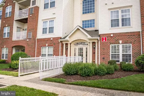 2001 Whispering Ponds Ct #2001 2B, Salisbury, MD 21804
