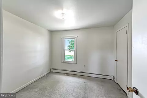 Bedroom - 28065 Log Cabin Rd, Salisbury, MD 21801 photo 1 of 5