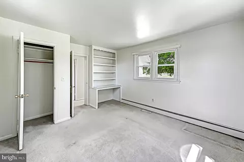 Bedroom - 28065 Log Cabin Rd, Salisbury, MD 21801 photo 3 of 5