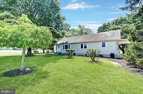 28065 Log Cabin Rd, Salisbury, MD 21801