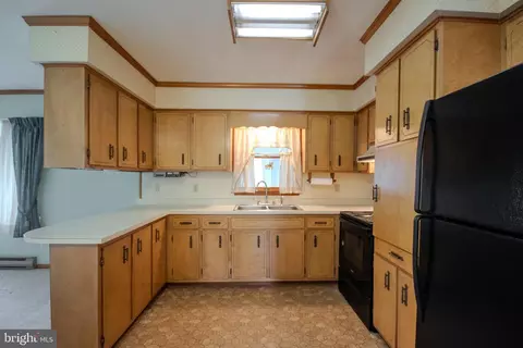 Kitchen - 306 Calvin Dr, Salisbury, MD 21804 photo 1 of 2