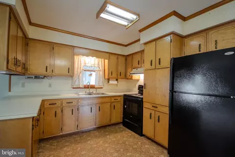 Kitchen - 306 Calvin Dr, Salisbury, MD 21804 photo 2 of 2