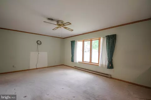 Living - 306 Calvin Dr, Salisbury, MD 21804 photo 4 of 7
