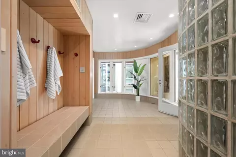 Entry Way - 27016 Edinburgh Ct, Salisbury, MD 21801 photo 7 of 9