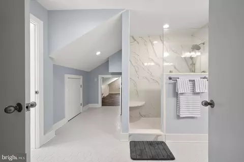 Entry Way - 27016 Edinburgh Ct, Salisbury, MD 21801 photo 6 of 9