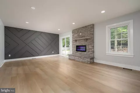 Living - 4305 Ramblin Rd, Salisbury, MD 21804 photo 1 of 4