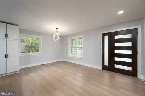 Entry Way - 4305 Ramblin Rd, Salisbury, MD 21804 photo 2 of 3