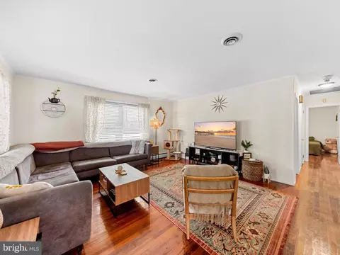 Living - 604 Crestview Ln, Salisbury, MD 21801 photo 1 of 3