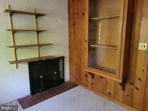 Living - 609 Twin Tree Rd, Salisbury, MD 21801 photo 3 of 3