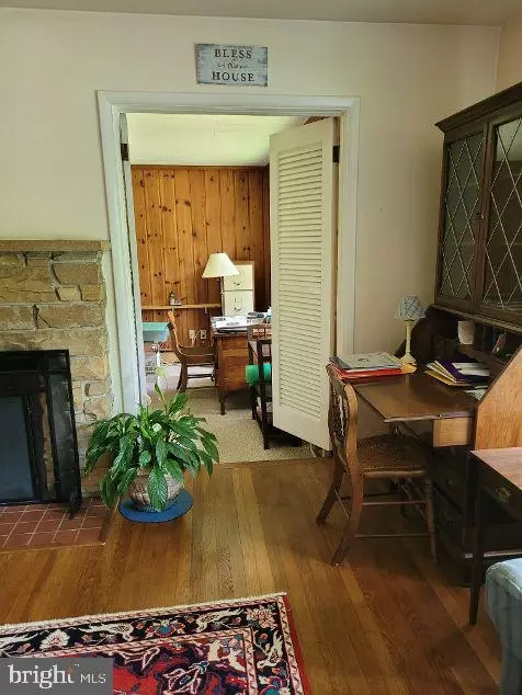 Entry Way - 609 Twin Tree Rd, Salisbury, MD 21801 photo 2 of 3