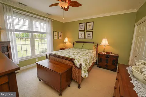 Bedroom - 20240 Nanticoke Rd, Nanticoke, MD 21840 photo 3 of 4