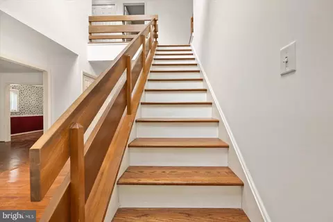 Entry Way - 704 Burning Tree Cir, Salisbury, MD 21801 photo 6 of 10