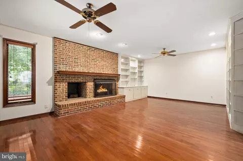 Living - 704 Burning Tree Cir, Salisbury, MD 21801 photo 7 of 8