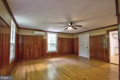 Living - 23819 Nanticoke Rd, Quantico, MD 21856 photo 3 of 5