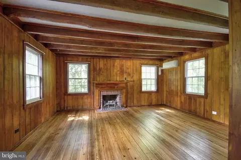 Living - 23819 Nanticoke Rd, Quantico, MD 21856 photo 4 of 5