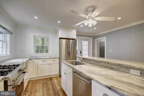 Kitchen - 23819 Nanticoke Rd, Quantico, MD 21856 photo 2 of 3