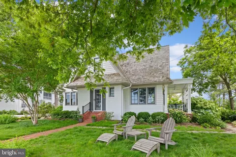 23836 River St, Quantico, MD 21856