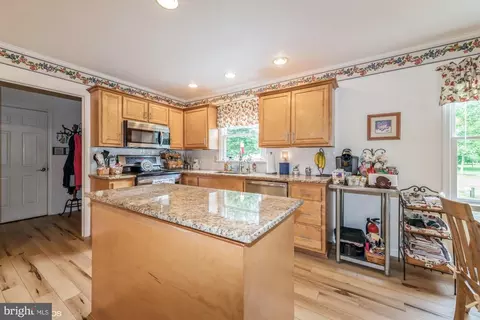 Kitchen - 6055 Bridle Ct, Salisbury, MD 21801 photo 2 of 3