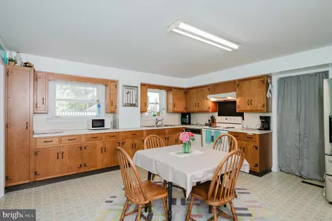 Kitchen - 418 E State St, Delmar, MD 21875 photo 2 of 5