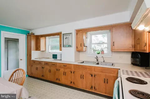 Kitchen - 418 E State St, Delmar, MD 21875 photo 4 of 5