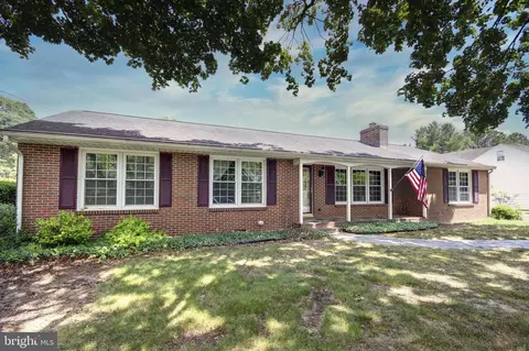 305 Wyman Dr, Salisbury, MD 21804