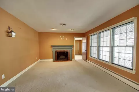 Living - 305 Wyman Dr, Salisbury, MD 21804 photo 1 of 2