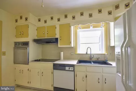 Kitchen - 305 Wyman Dr, Salisbury, MD 21804 photo 1 of 2
