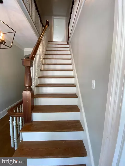 Entry Way - 104 E William St, Salisbury, MD 21801 photo 7 of 12