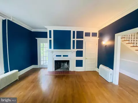 Living - 104 E William St, Salisbury, MD 21801 photo 3 of 9