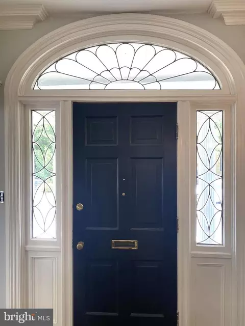 Entry Way - 104 E William St, Salisbury, MD 21801 photo 3 of 12