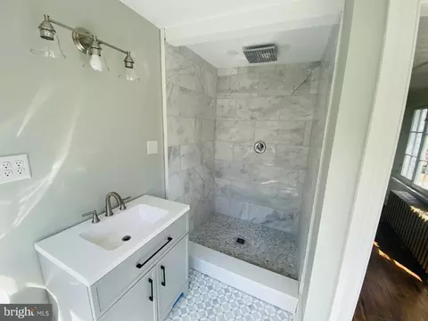 Bath - 104 E William St, Salisbury, MD 21801 photo 6 of 6