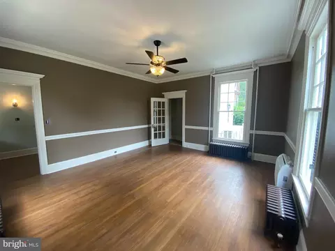 Living - 104 E William St, Salisbury, MD 21801 photo 5 of 9