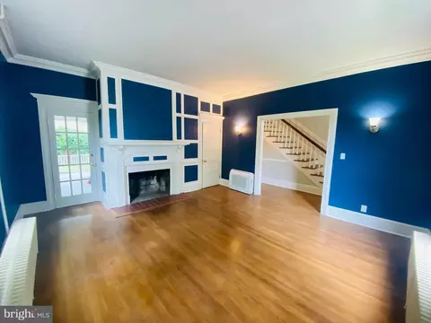 Living - 104 E William St, Salisbury, MD 21801 photo 1 of 9